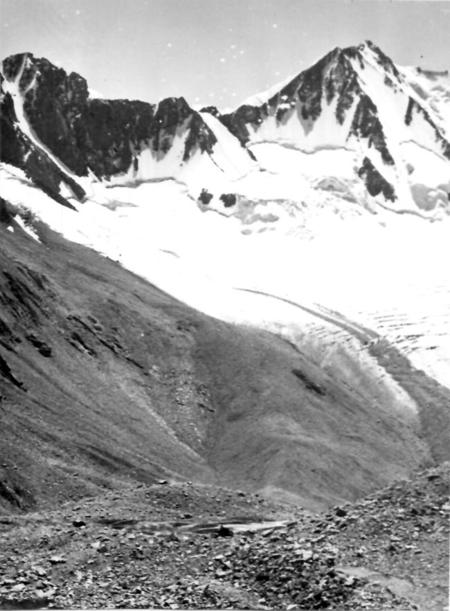Перевал Бригантина, ледник Бригантина и его левобережная морена